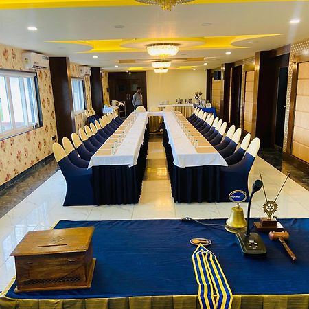 Hotel Eden Карвар Екстер'єр фото