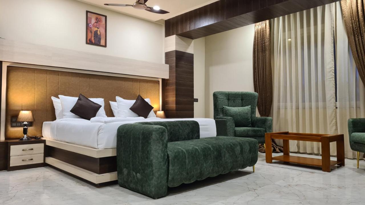 Hotel Eden Карвар Екстер'єр фото