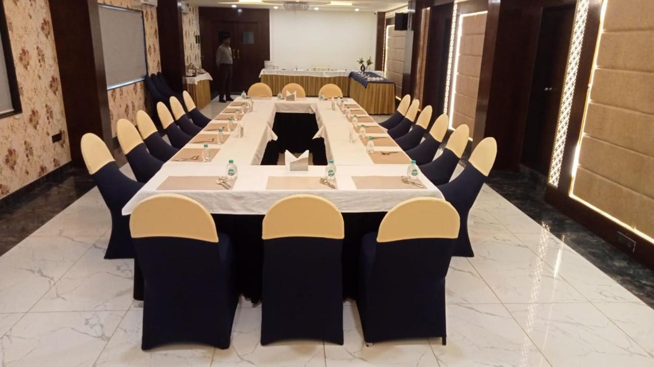 Hotel Eden Карвар Екстер'єр фото