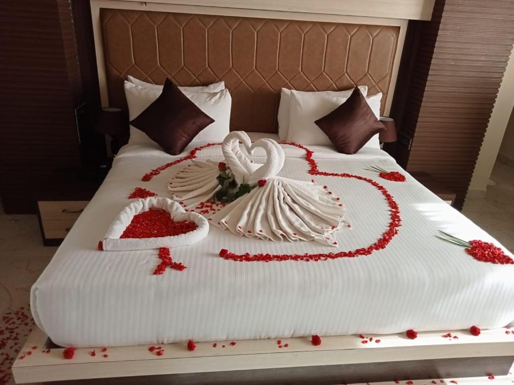 Hotel Eden Карвар Екстер'єр фото