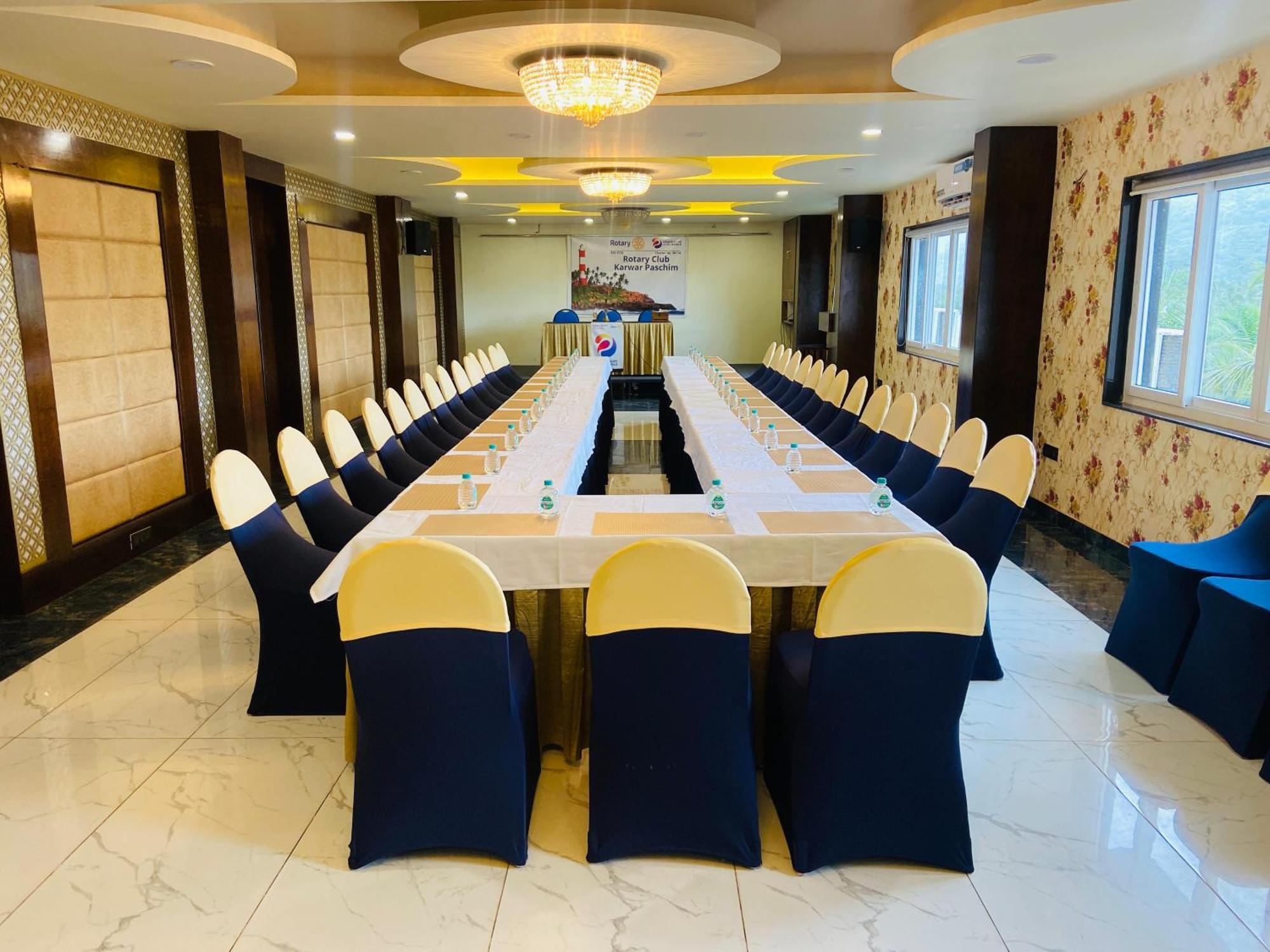 Hotel Eden Карвар Екстер'єр фото