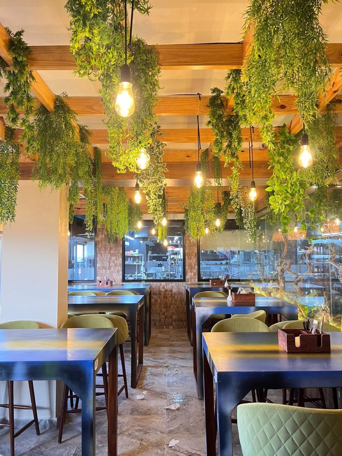 Hotel Eden Карвар Екстер'єр фото