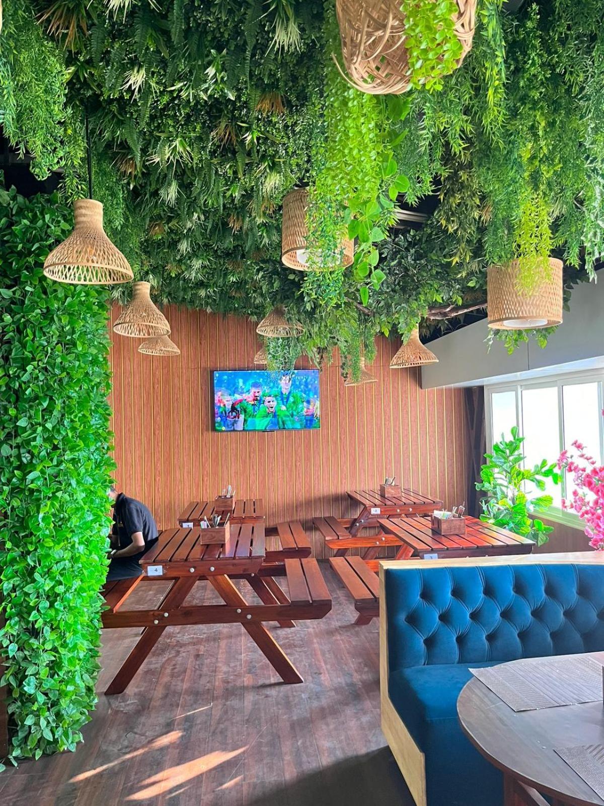 Hotel Eden Карвар Екстер'єр фото